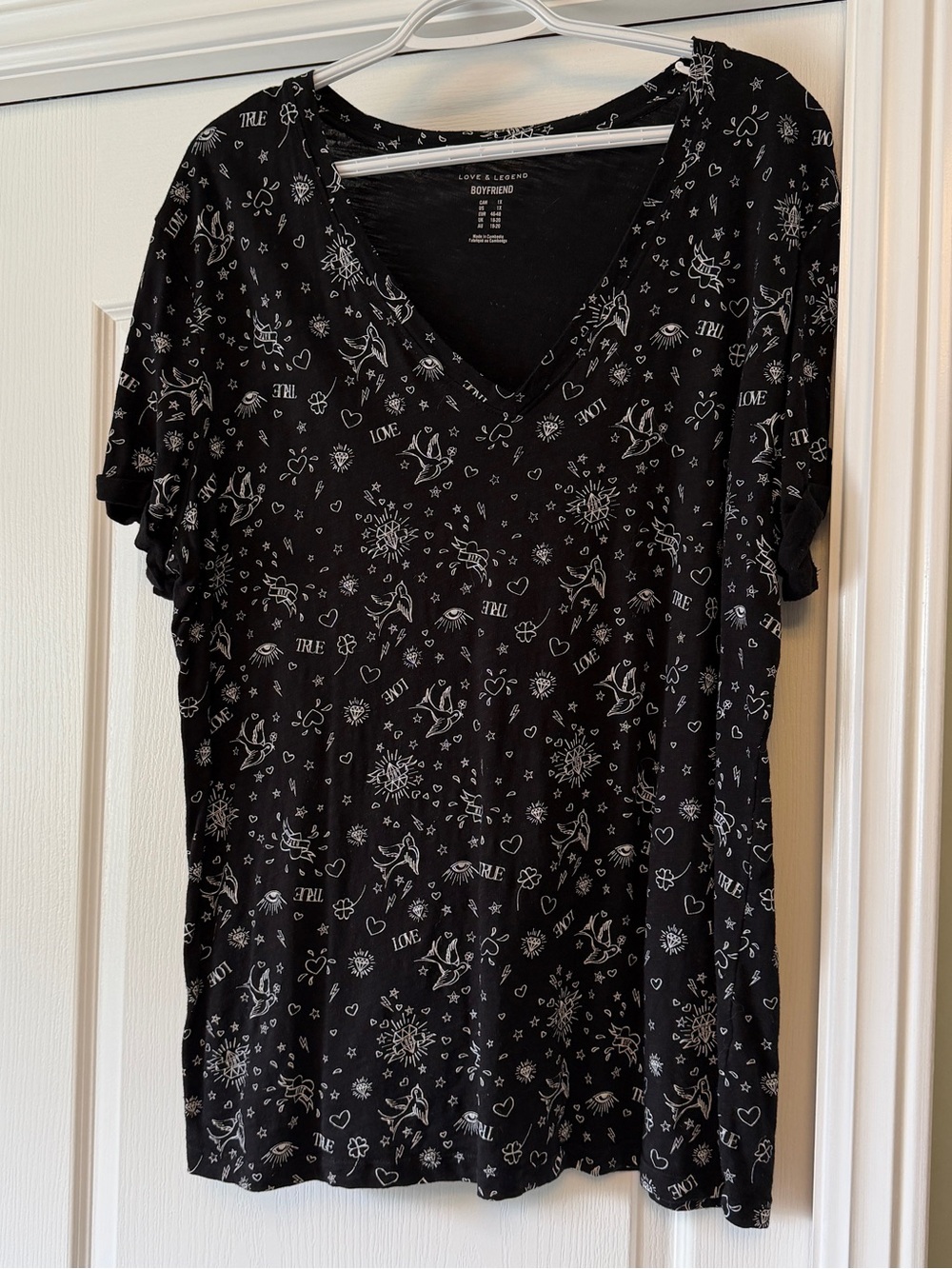 Love & Legend Black V-Neck Short Sleeve Graphic Tee